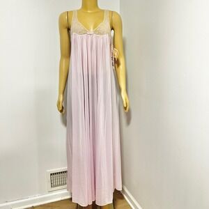 Vintage Miss Elaine Purple Lace Maxi Nightgown Made in USA ILGWU NWT Small 5228